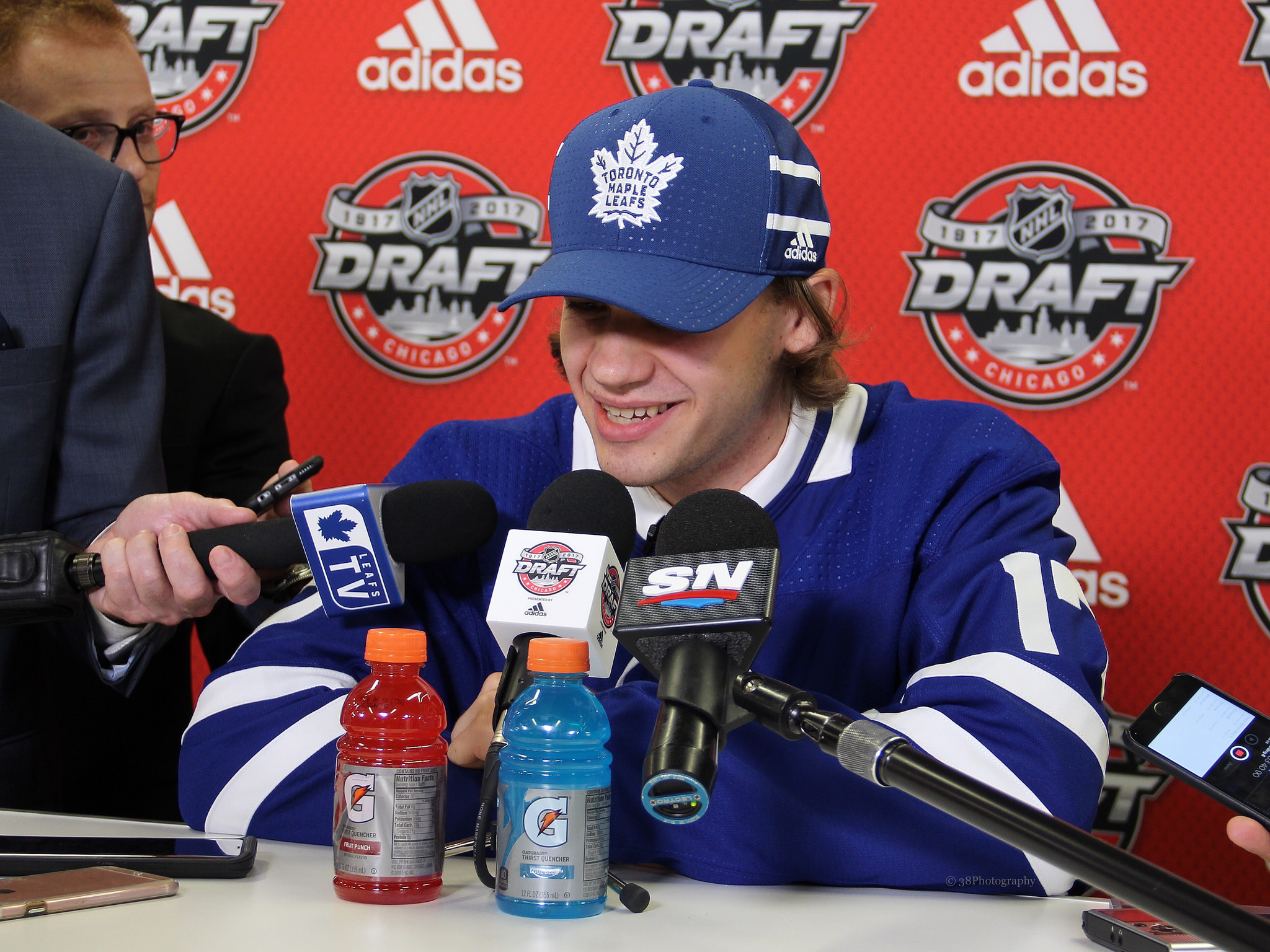 Toronto Maple Leafs: Joseph Woll and Timothy Liljegren battle in World  Juniors Semis