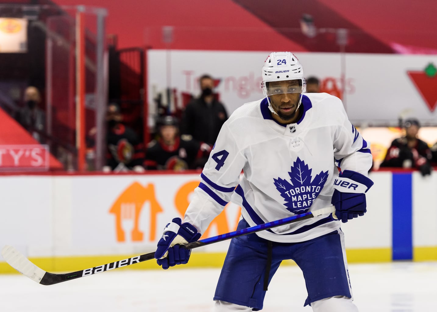 Maple Leafs' Wayne Simmonds out six weeks with broken wrist