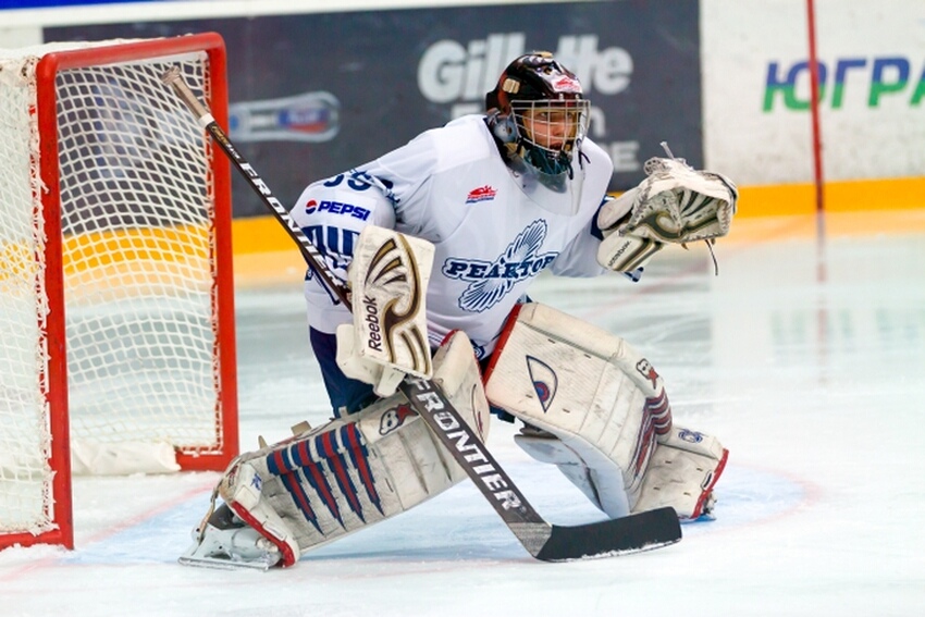 Flyers sign 6-foot-7 goalie prospect Ivan Fedotov to a one-year entry-level  deal