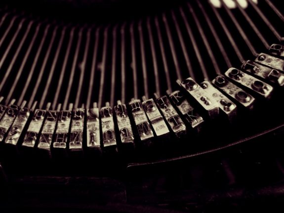 https://pixabay.com/en/typewriter-write-vintage-1245894/