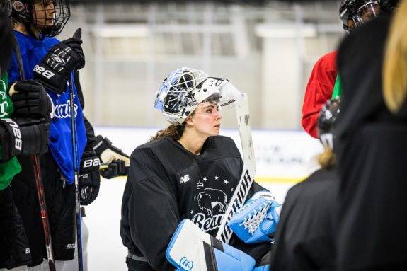 Shannon Szabados Buffalo Beauts