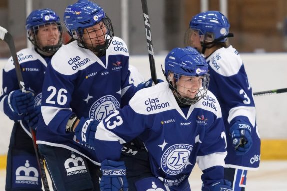 Hanna Skold Of Leksands If Goes One On One With Thw