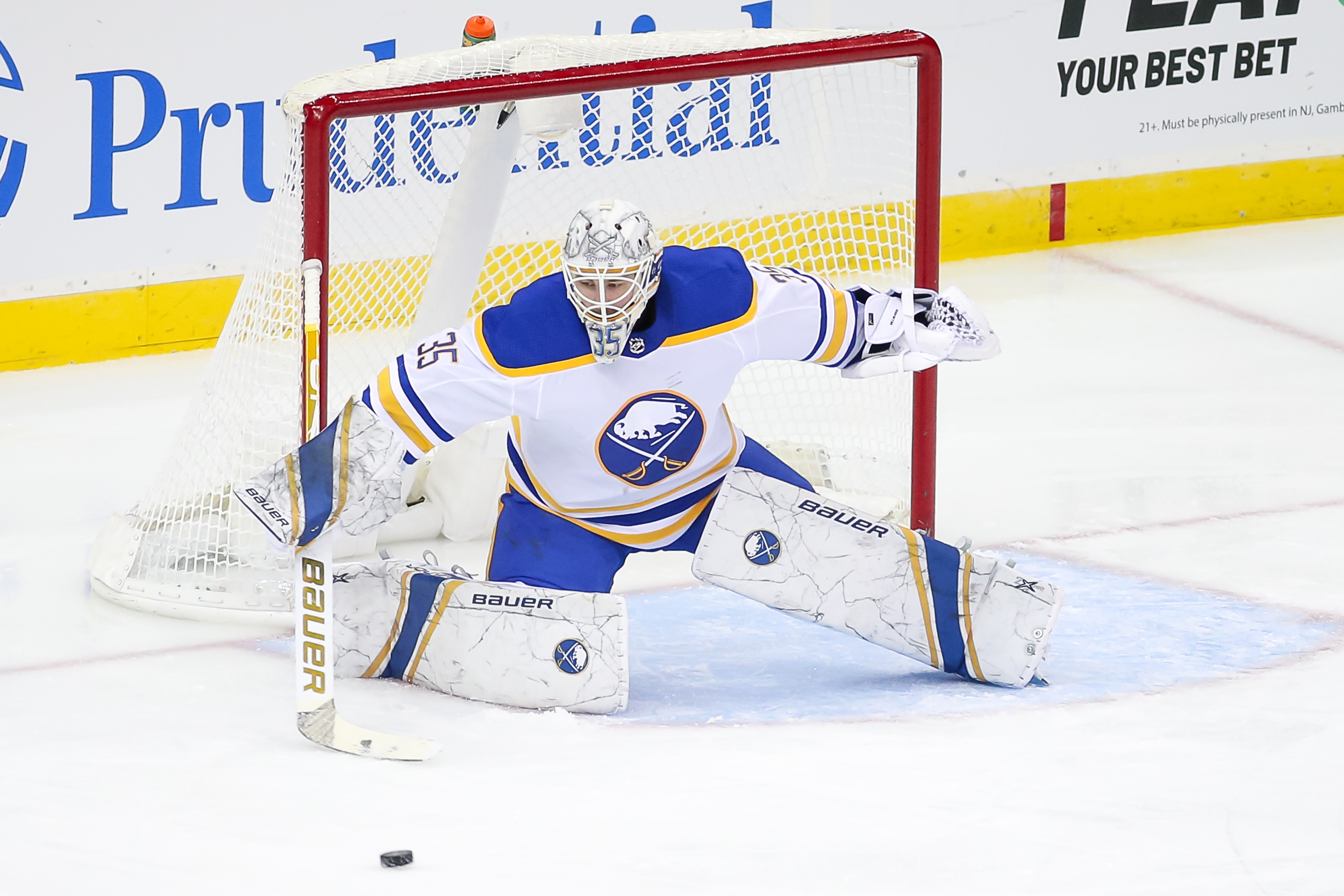 Linus Ullmark Biography, NHL, Family, Wife, Height and Net Worth