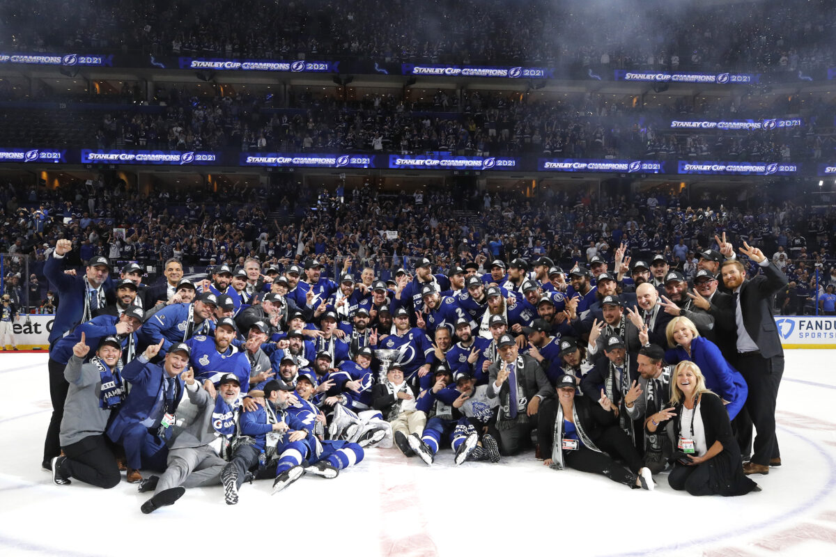 Back on the boats! Lightning celebrate second consecutive Stanley