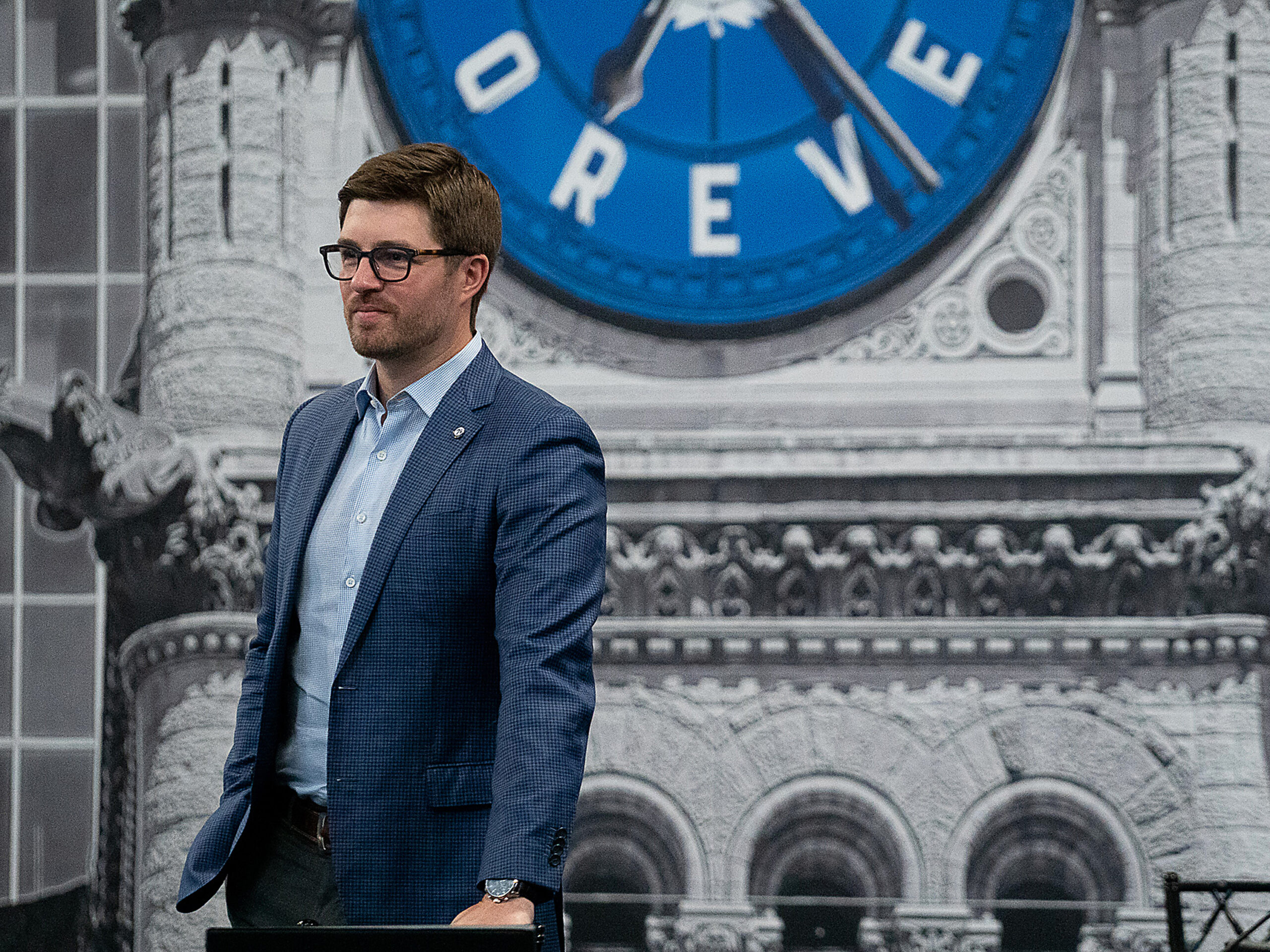 Official maple leafs' kyle dubas wearing the giordano shirt, hoodie, sweater,  long sleeve and tank top