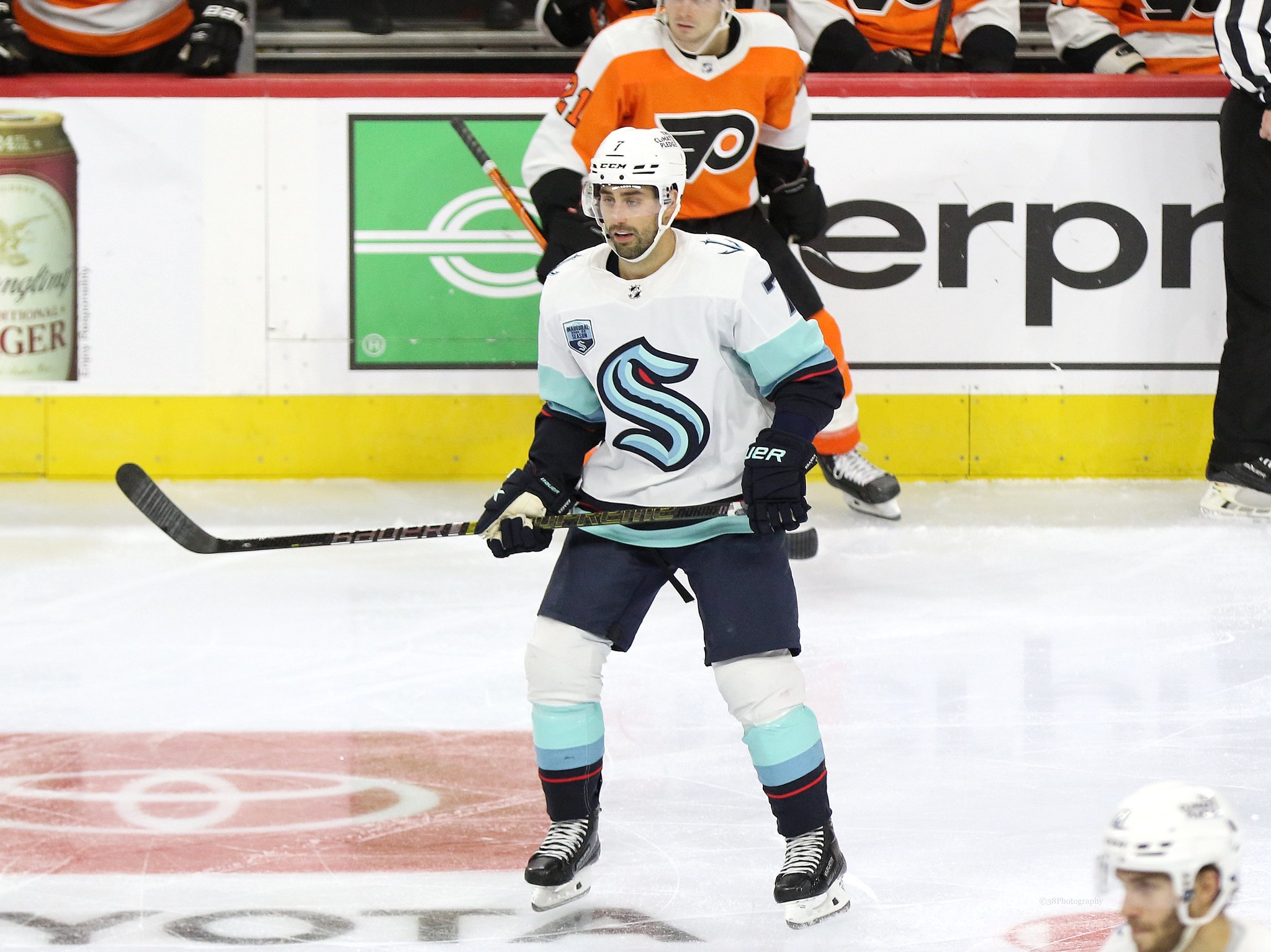 NHL free agency: Islanders re-sign forward Jordan Eberle