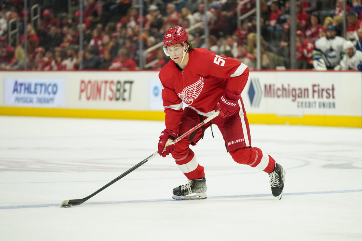 Moritz Seider of the Detroit Red Wings is the Calder Trophy favorite.