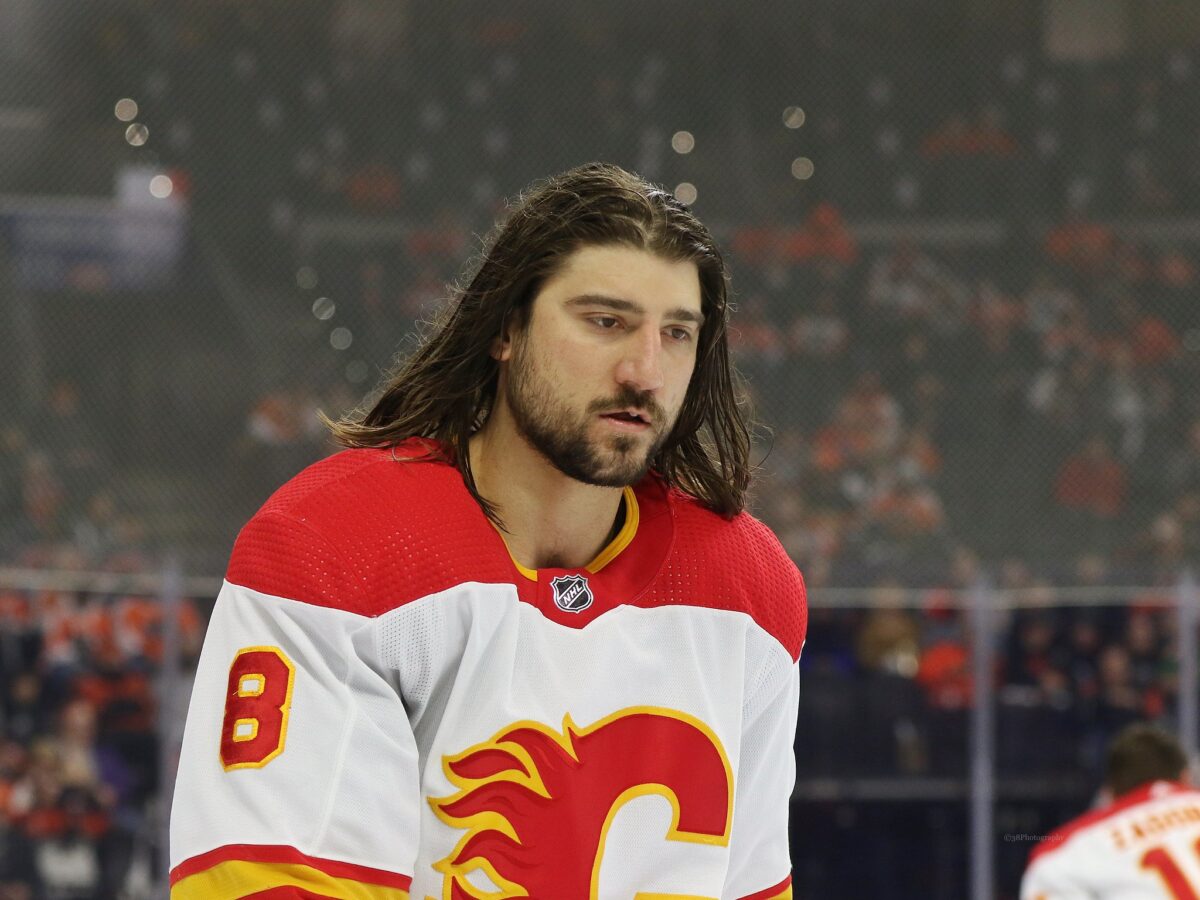 Chris Tanev Calgary Flames