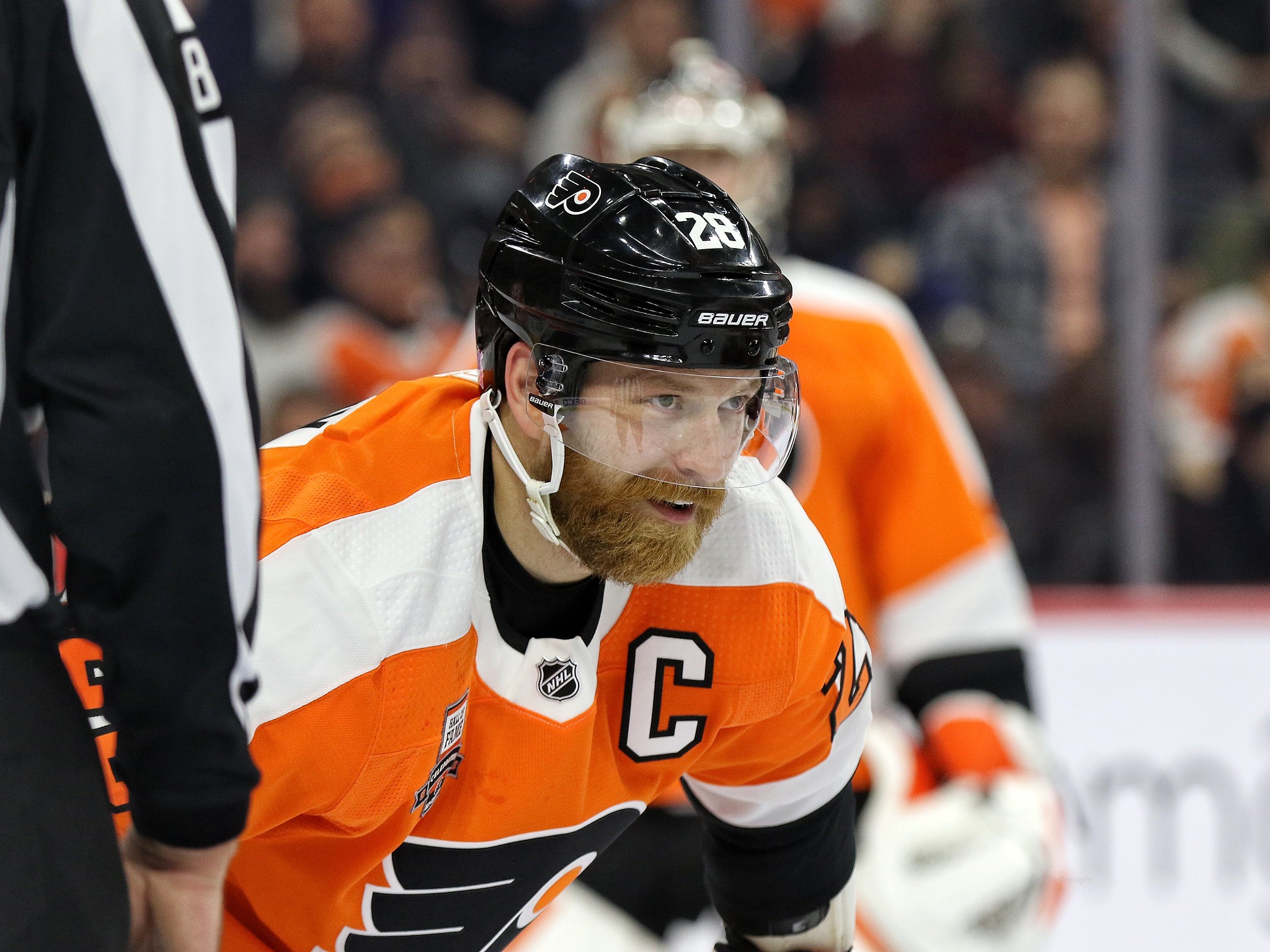 Former Flyer Claude Giroux signs as free agent with Ottawa Senators