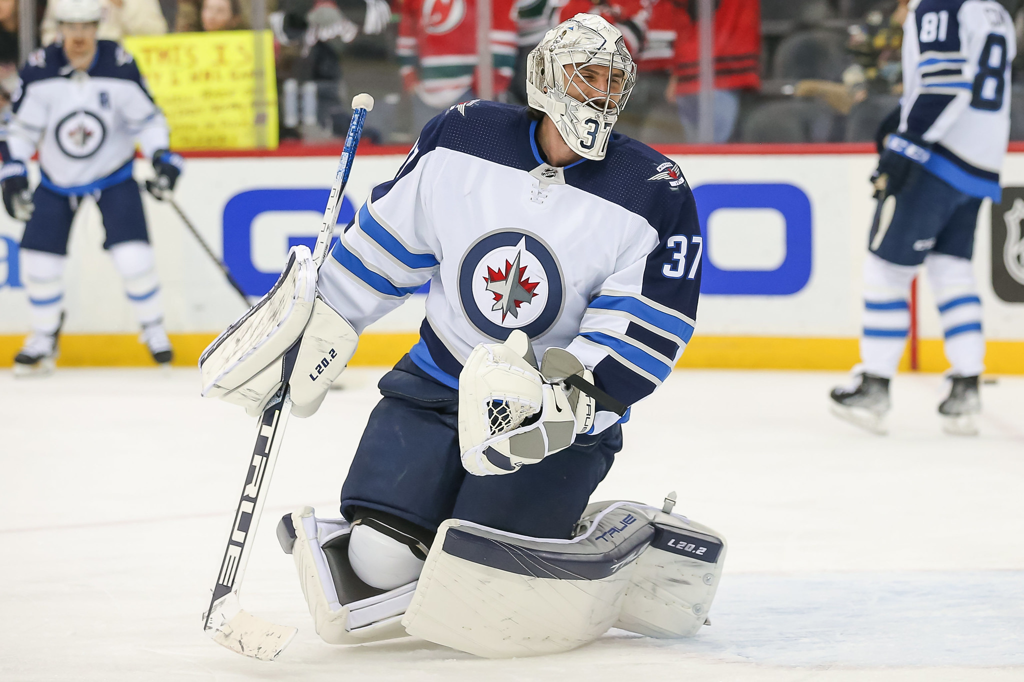 Jets Hellebuyck Right to Speak Out After Controversial No-Mask Goal