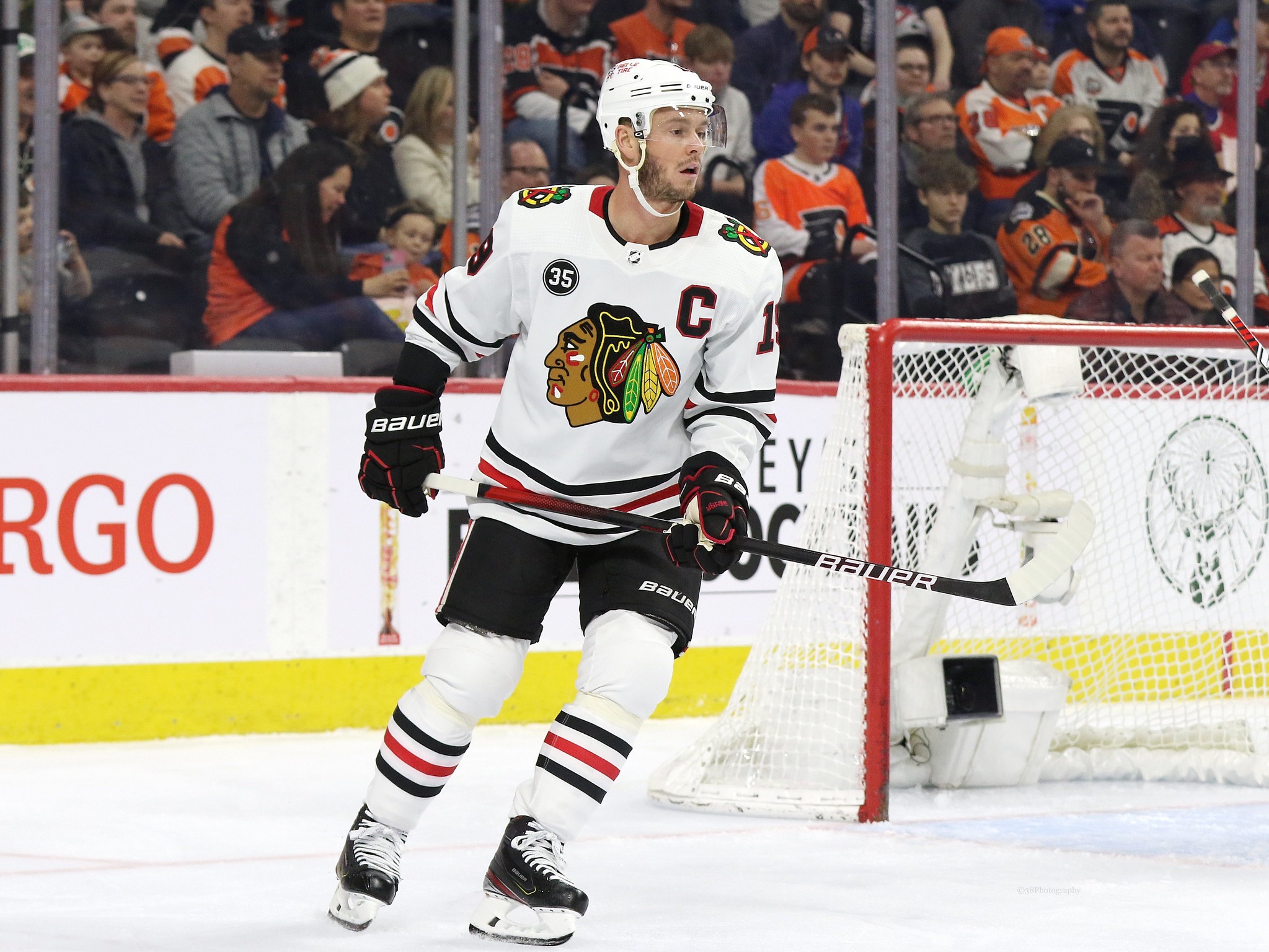 Blackhawks' Jonathan Toews tumbles outside of Top 10 in latest Trade  Targets - Daily Faceoff