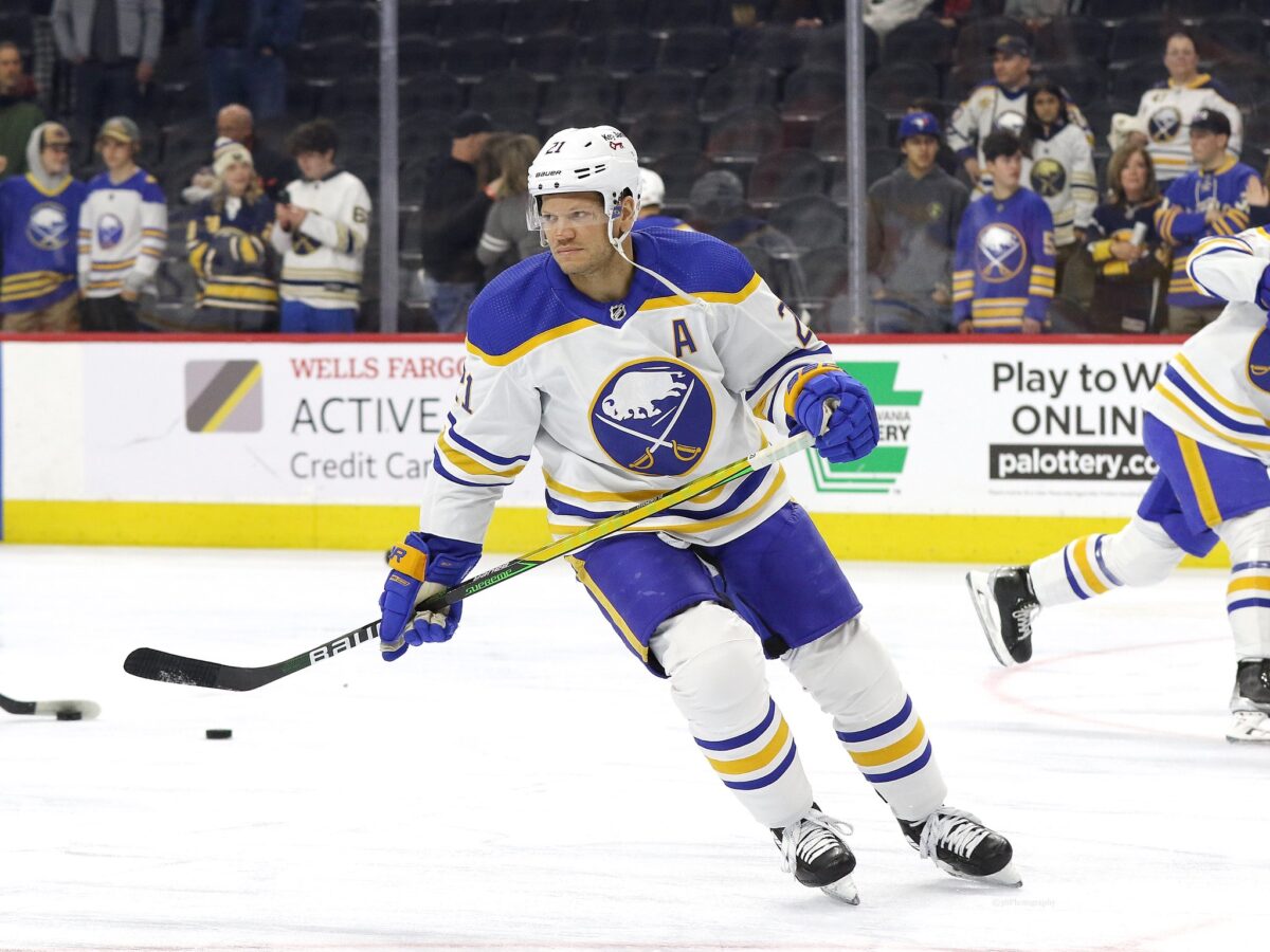 Kyle Okposo Buffalo Sabres