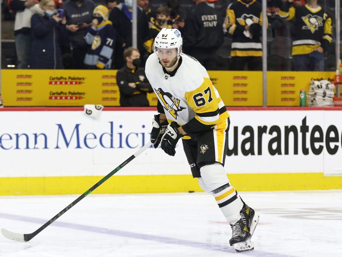 Bryan Rust provides golden goal for Penguins in gritty road