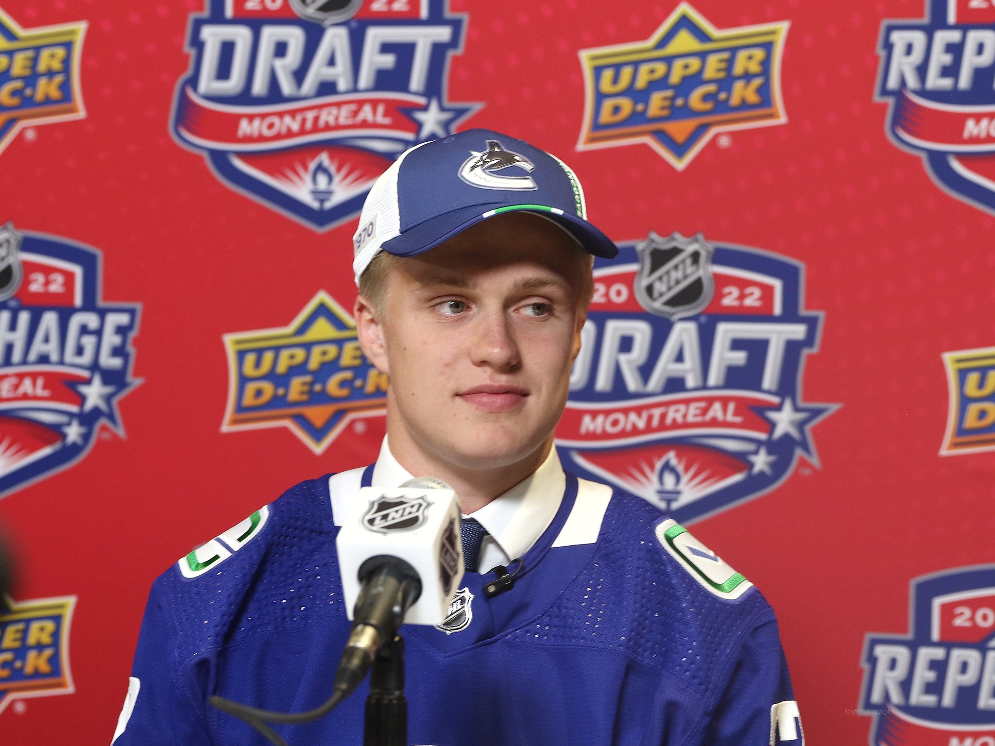 Elias Pettersson of the Vancouver Canucks wears a Chinese Lunar