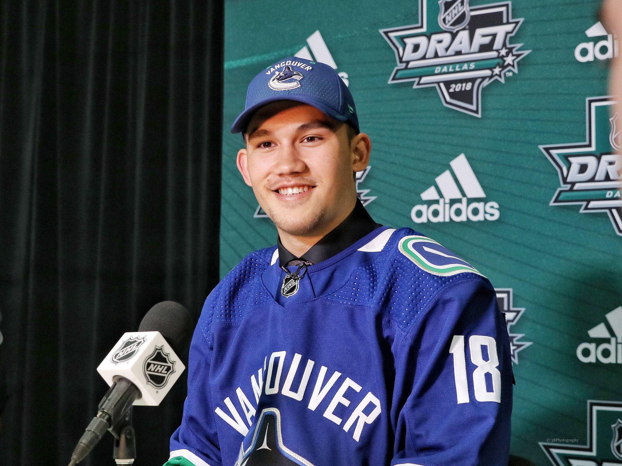 Quinn Hughes wears mic for 2018 NHL Draft 