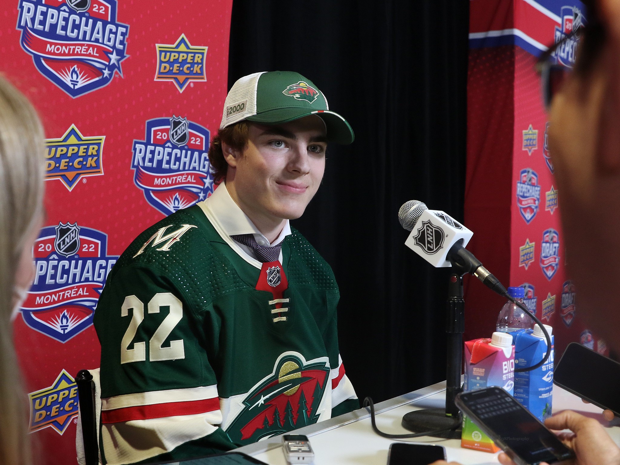 Wild select winger Liam Ohgren with 19th pick in 1st round of NHL Draft -   5 Eyewitness News