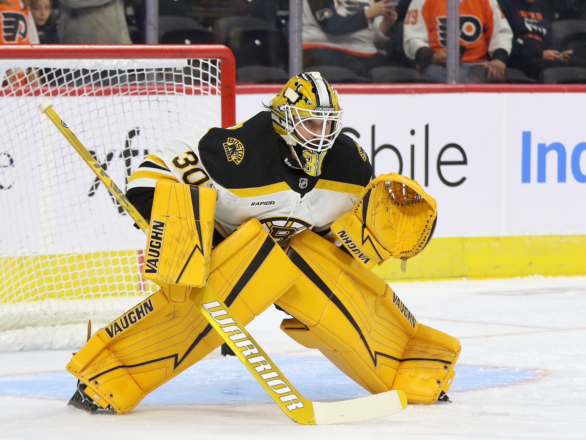 Keith Kinkaid makes Avs debut in yellow Bruins pads during Stars' rout