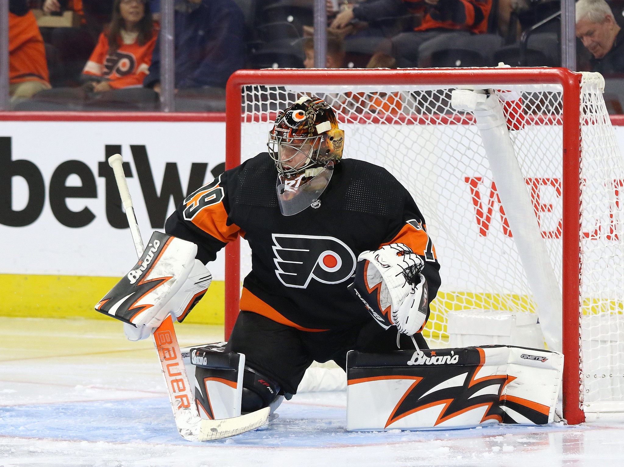 Philadelphia Flyers re-sign goalie Carter Hart for 3-year extension through  2023-24 NHL season - 6abc Philadelphia