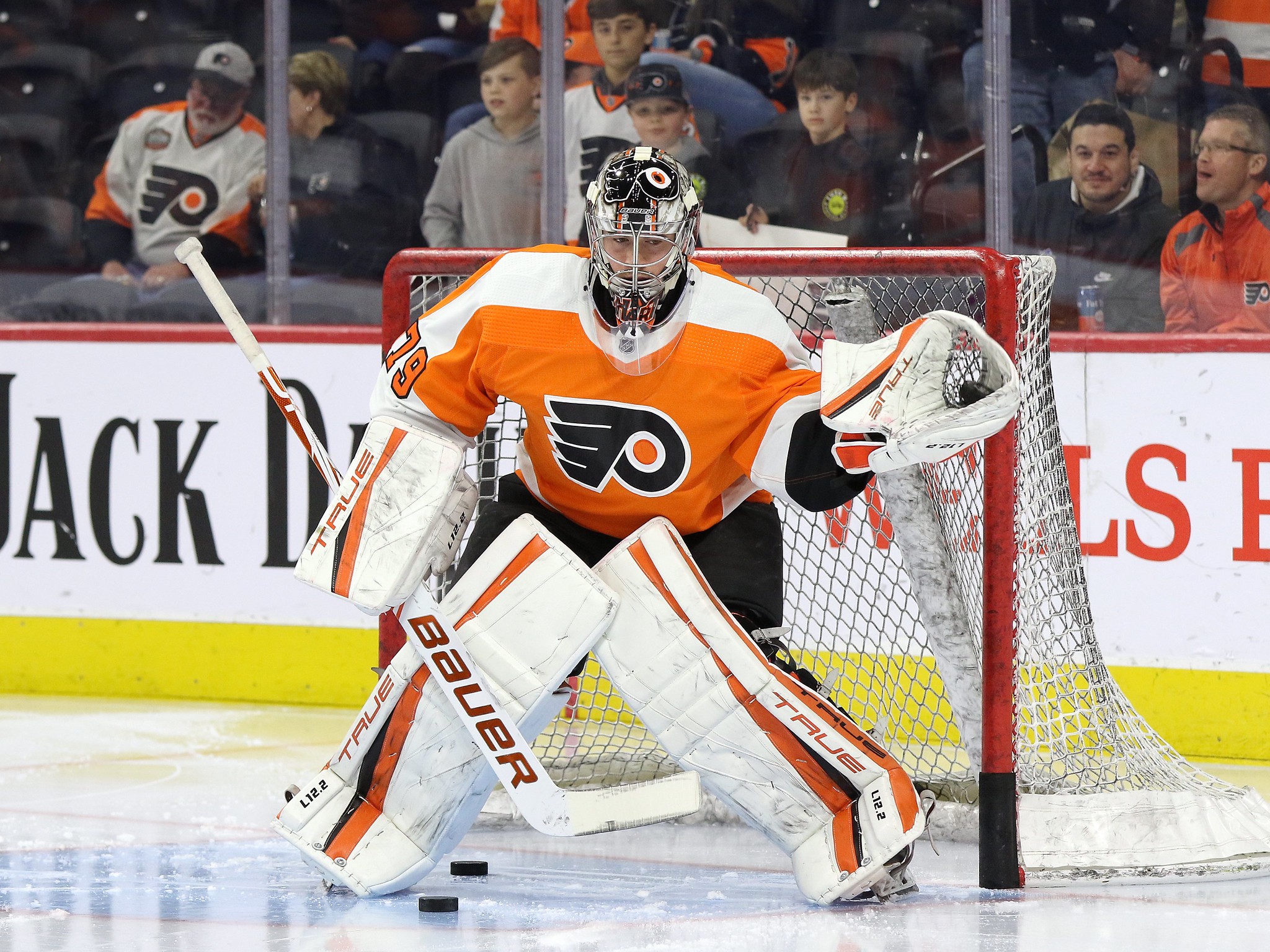Is Carter Hart playing tonight against the Dallas Stars? Latest