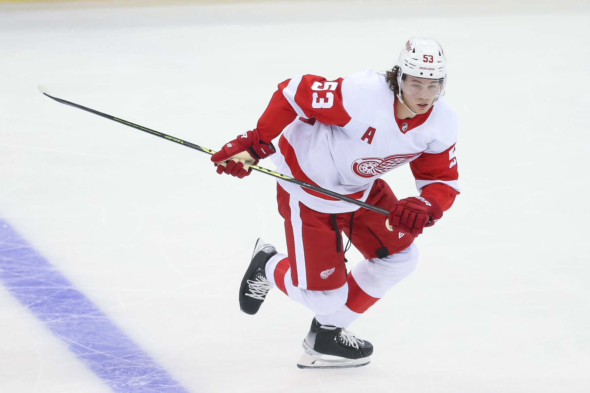 Lucas Raymond signs entry-level contract with Red Wings