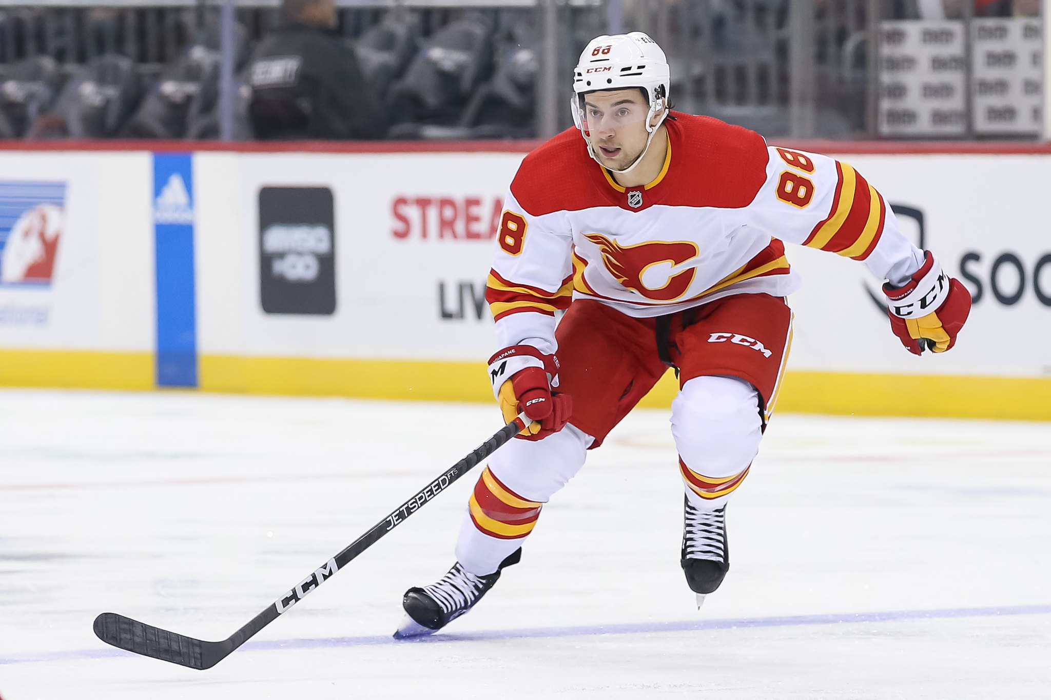 Flames' Mangiapane '100% fully healthy' after shoulder surgery