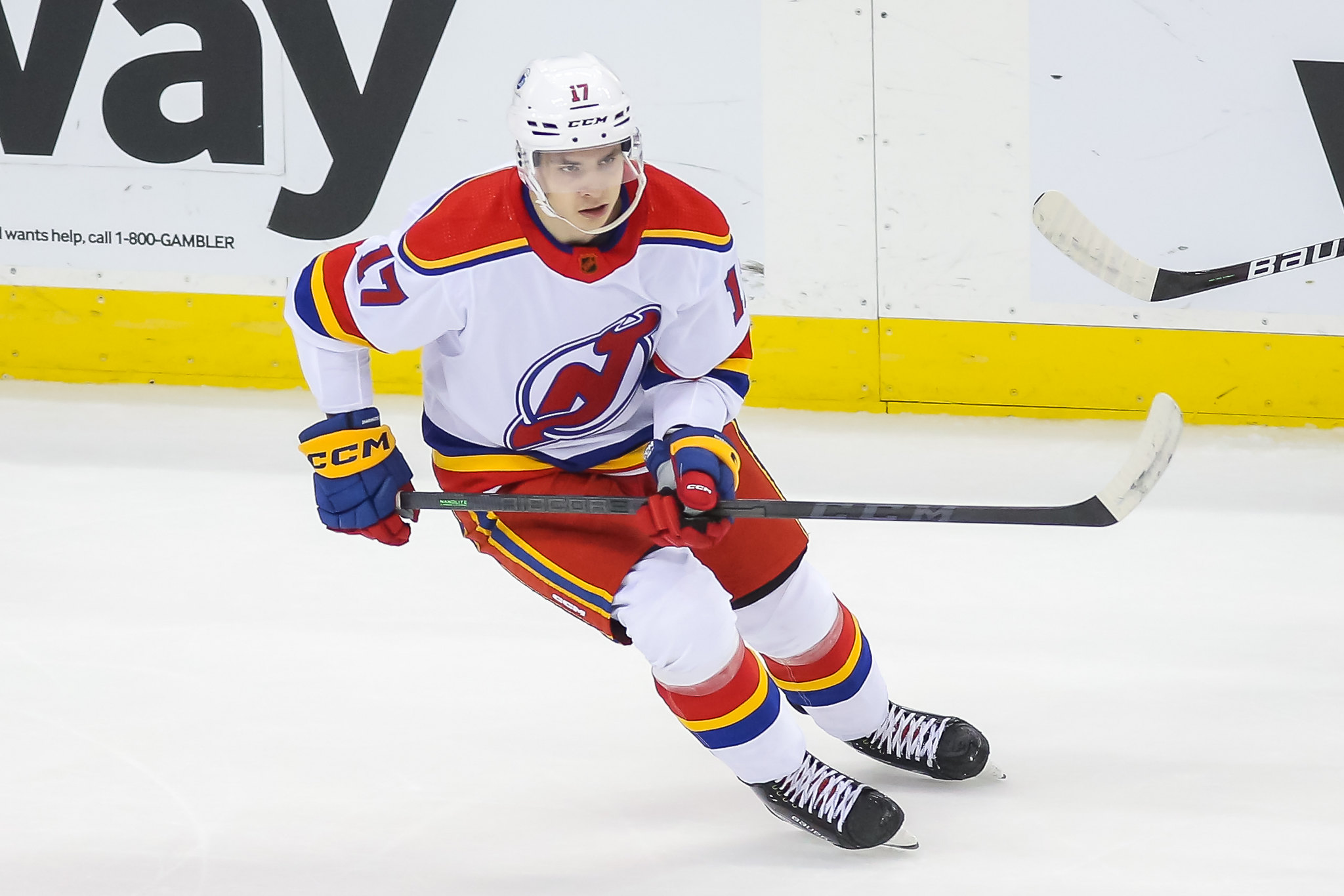 Yegor Sharangovich scores in OT, Devils beat Islanders 2-1