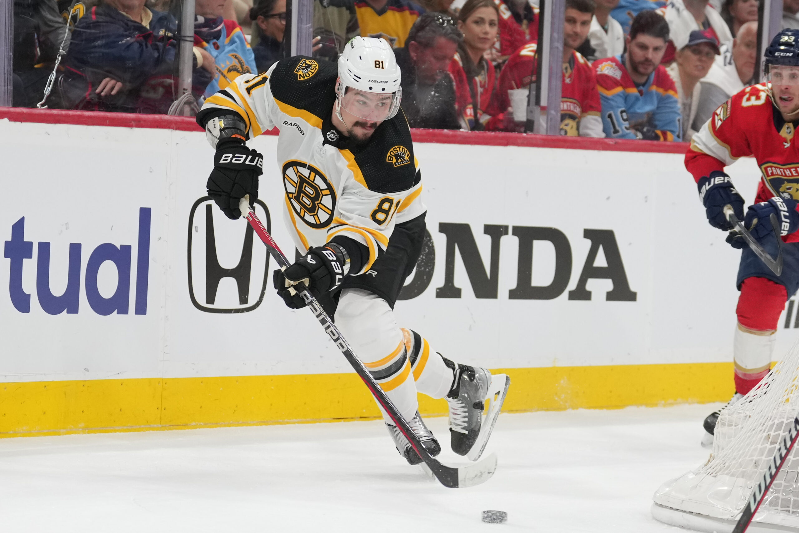 Bruins unlikely to re-sign free agent d-man Dmitry Orlov, says Don