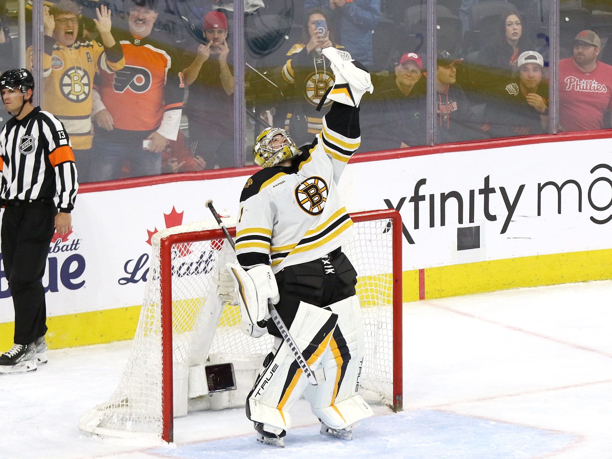 Swayman to start for Bruins in Game 3 against Hurricanes