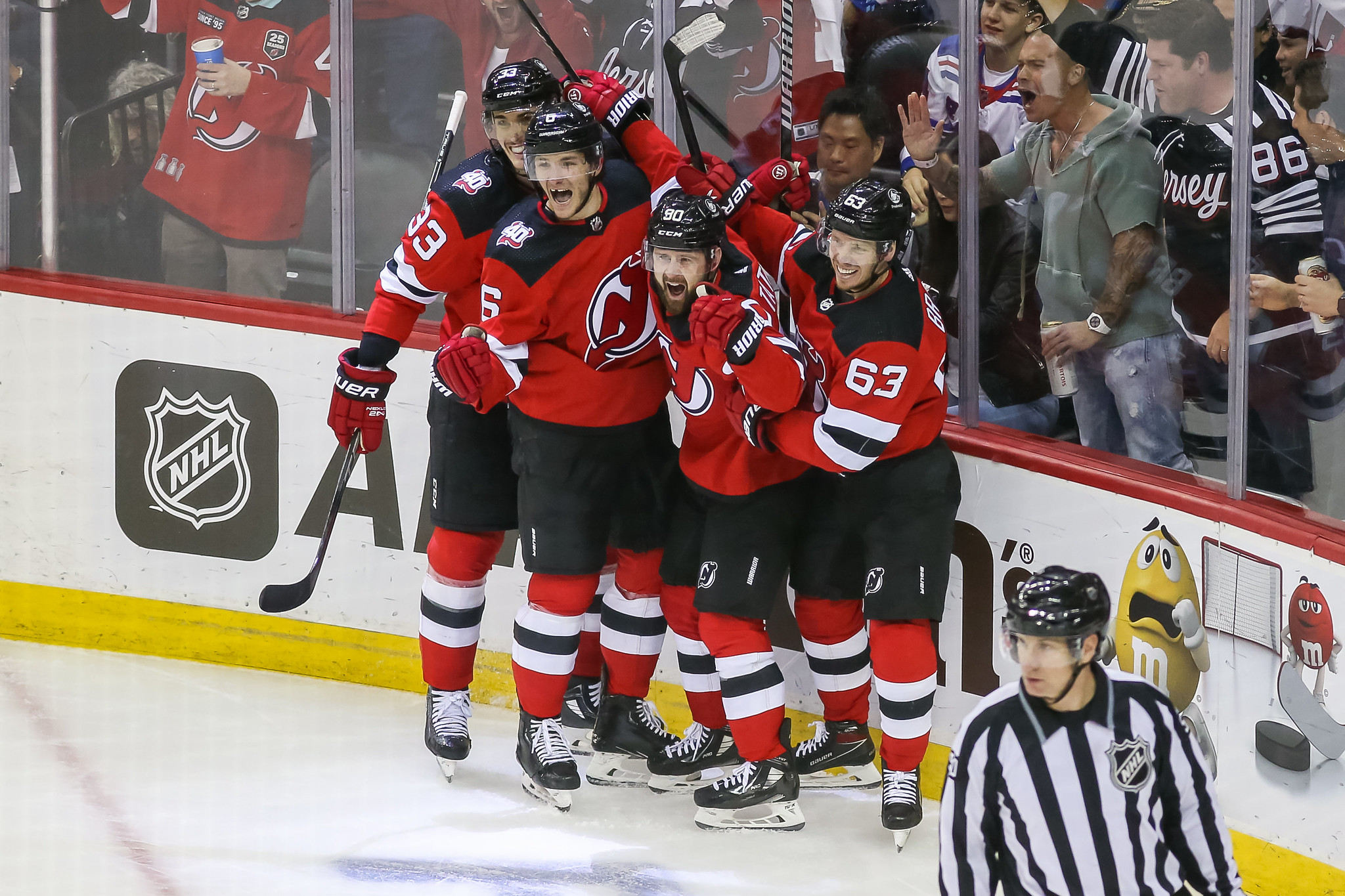 NHL-leading Devils shut out struggling Chicago Blackhawks