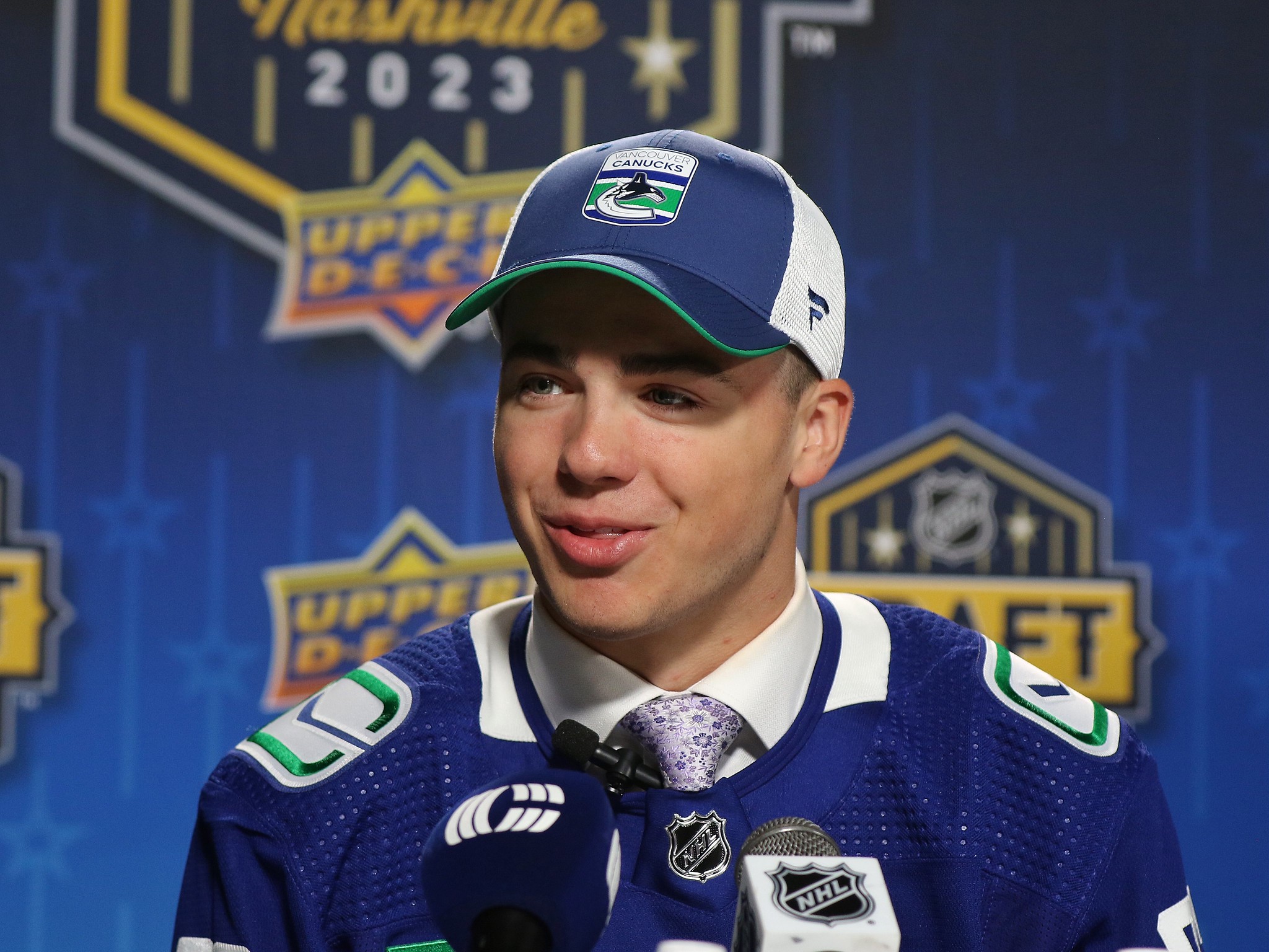 vancouver canucks draft