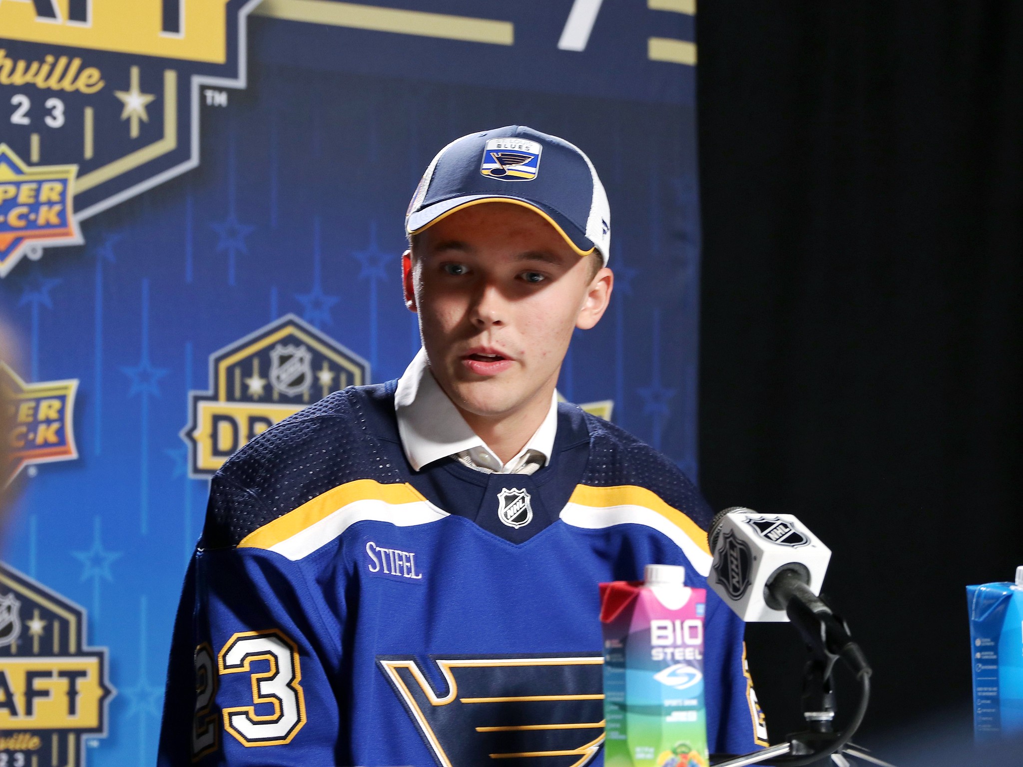 Blues' First Round Pick Theo Lindstein Signs Entry-Level Contract - The ...