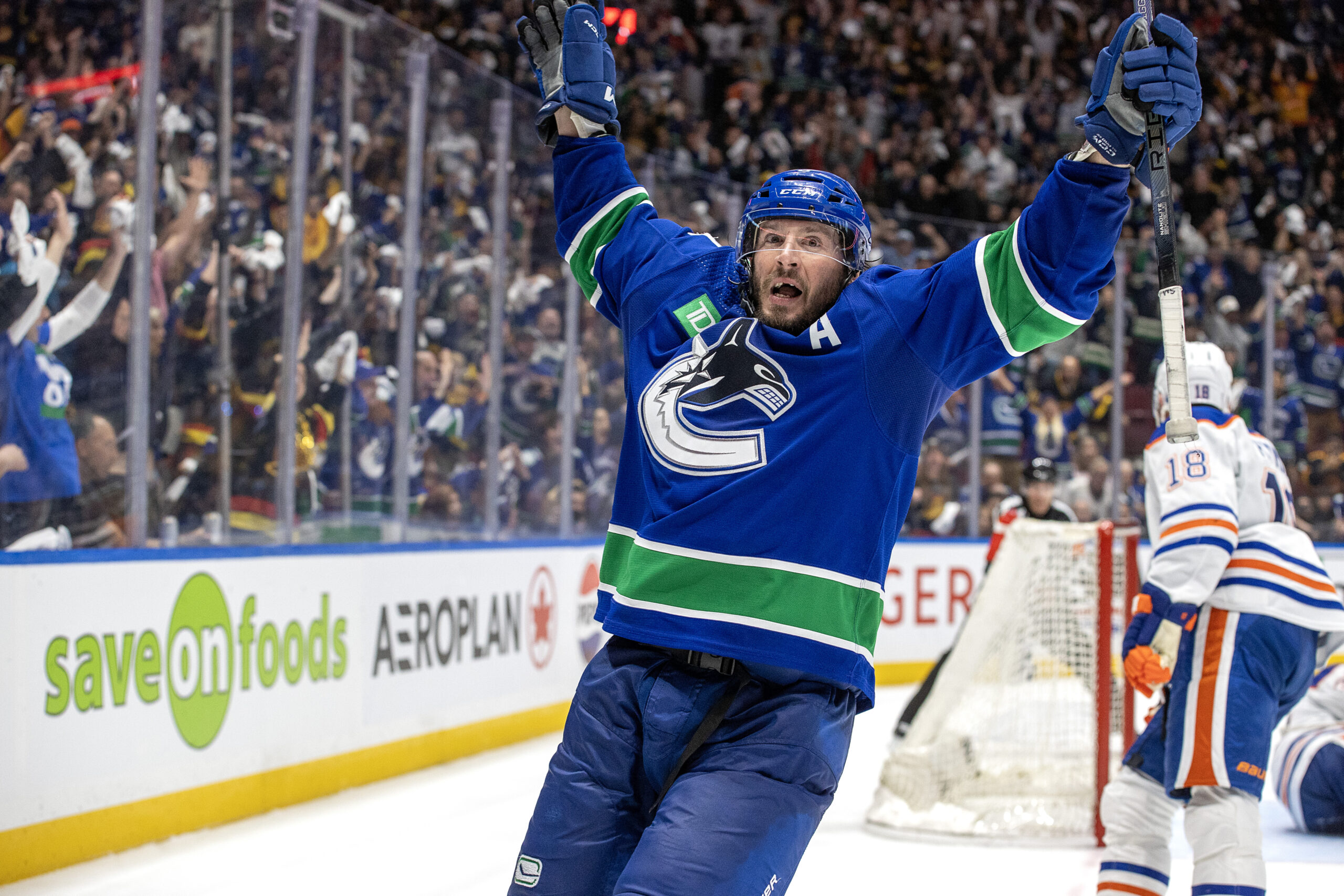 Canucks Win a 3-2 Thriller vs. Oilers in Game 5, Lead Series 3-2 - The Hockey Writers - Vancouver Canucks - NHL News, Analysis & More