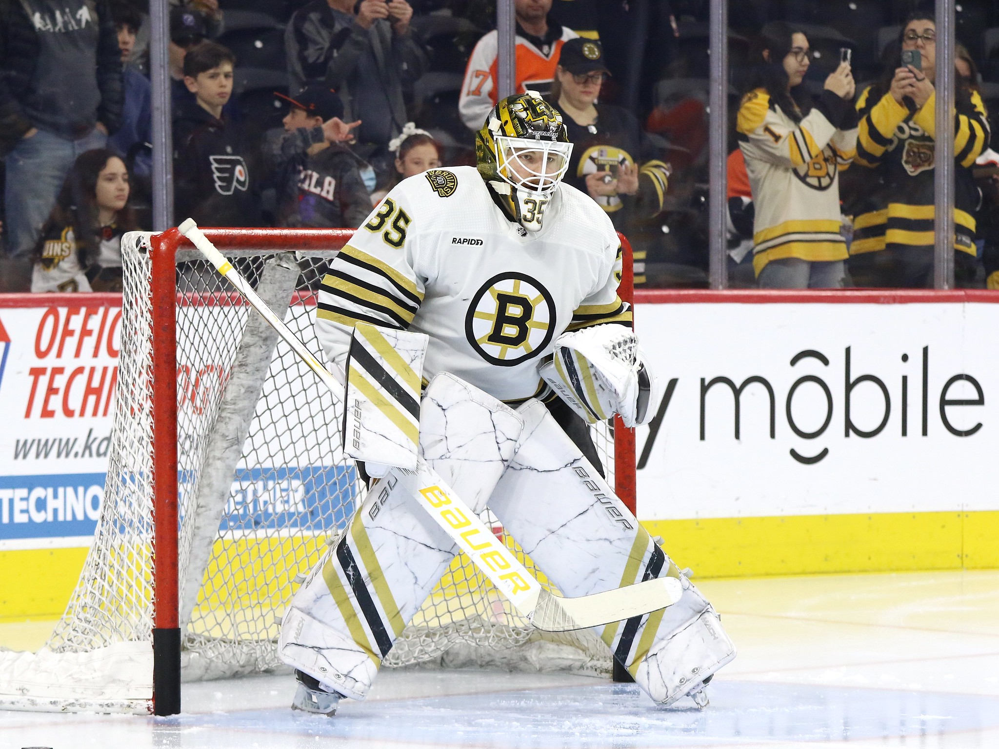 Boston Bruins Goalie Decision Linus Ullmark Target for Toronto Maple