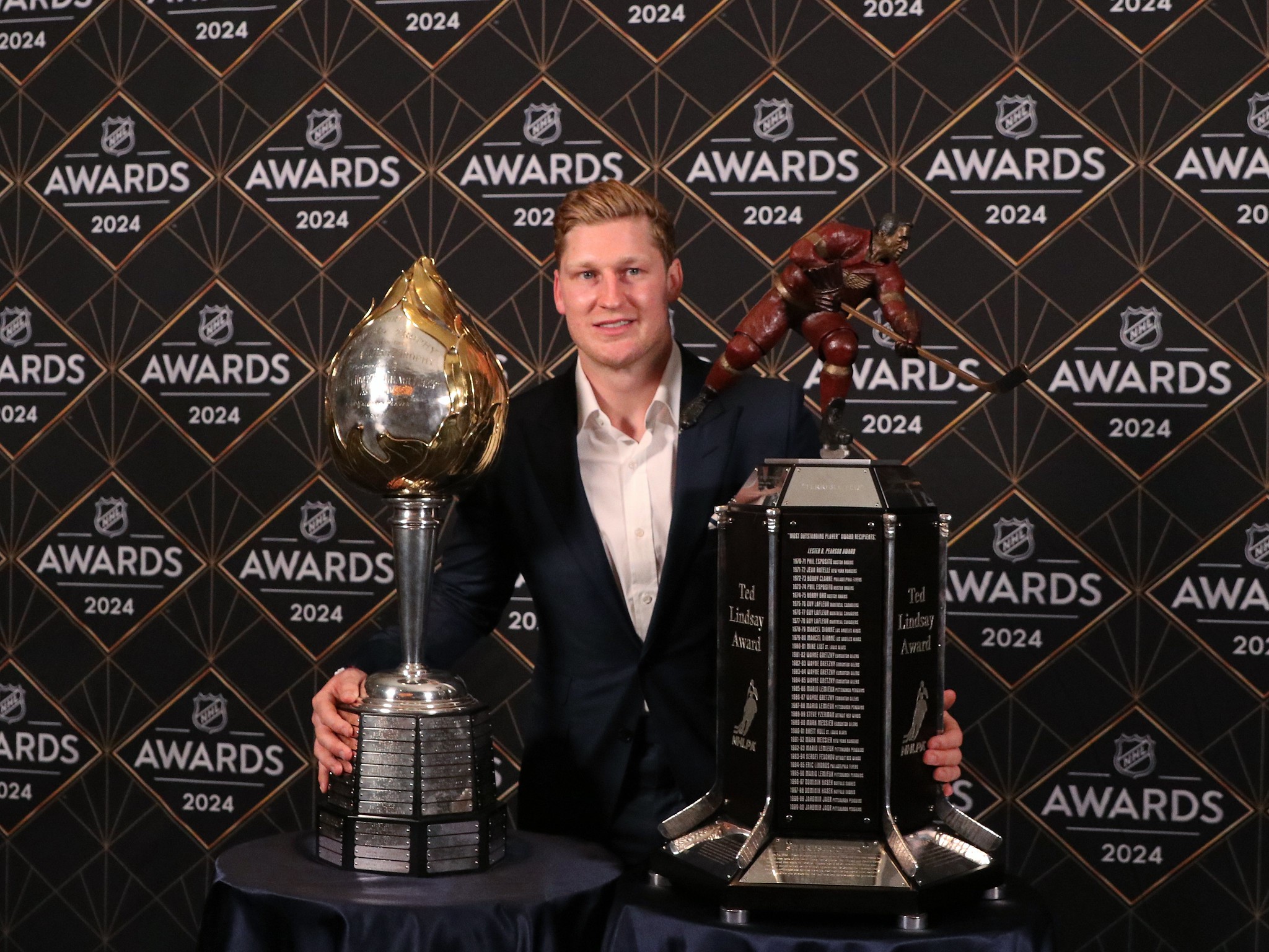 Nathan MacKinnon Wins Hart Trophy And Ted Lindsay Award In Record ...