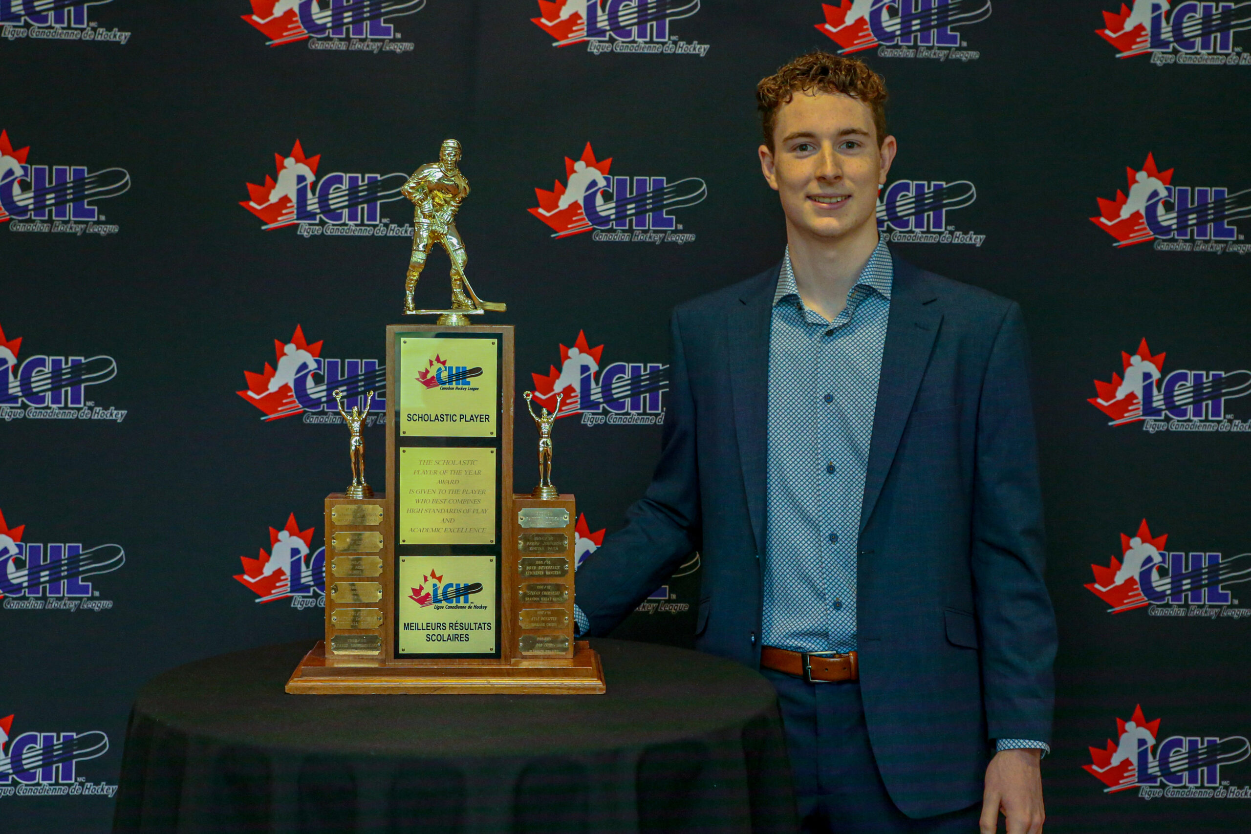 Maple Leafs Prospect Noah Chadwick Named CHL Scholastic Player of the Year  - The Hockey Writers - Maple Leafs Prospects - NHL News, Analysis & More