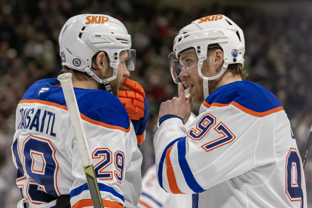 HWC Trading Leon Draisaitl: Stampa Autografata Incorniciata A4 Per Fan Degli Edmonton Oilers!