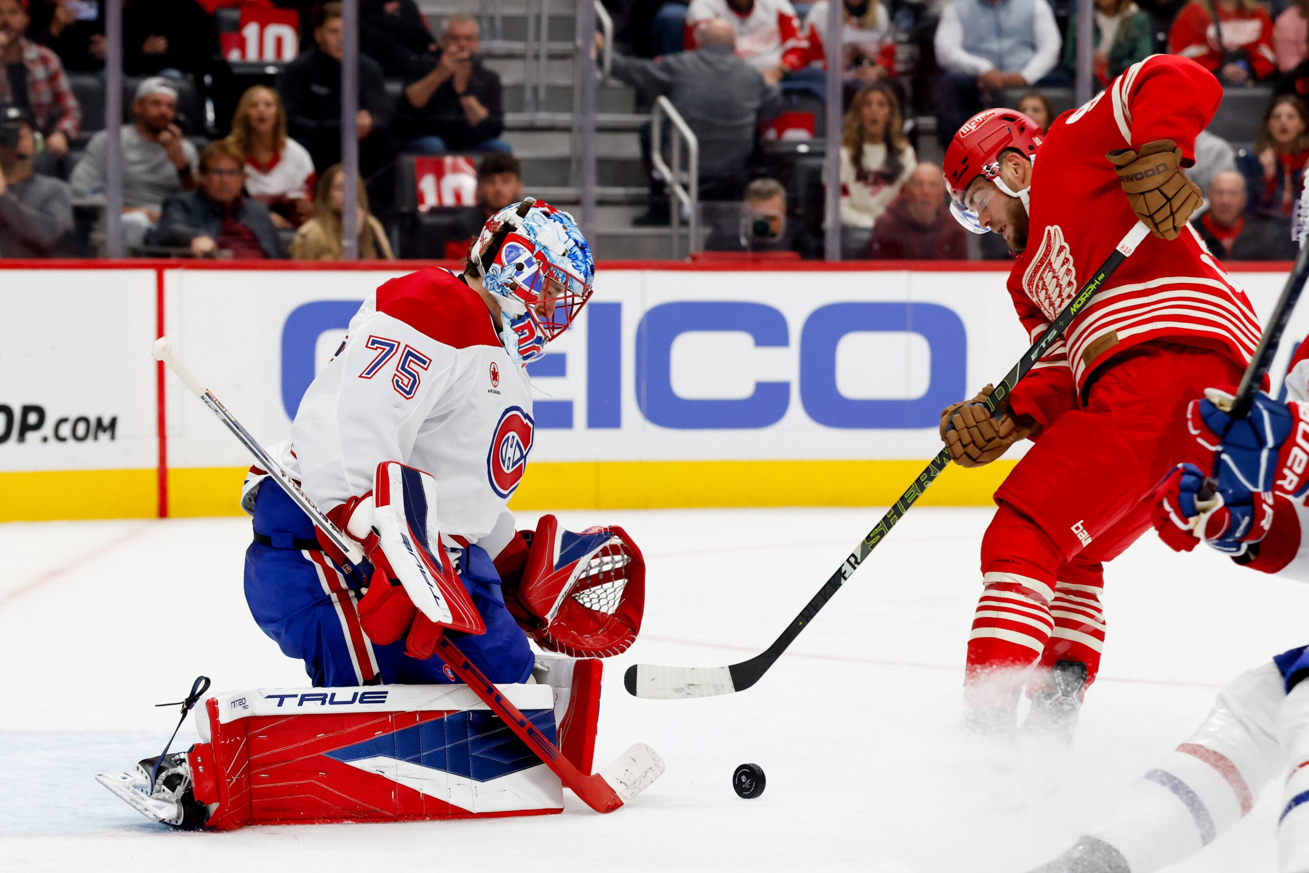 Canadiens' Jakub Dobes Stealing the Calder Trophy Spotlight