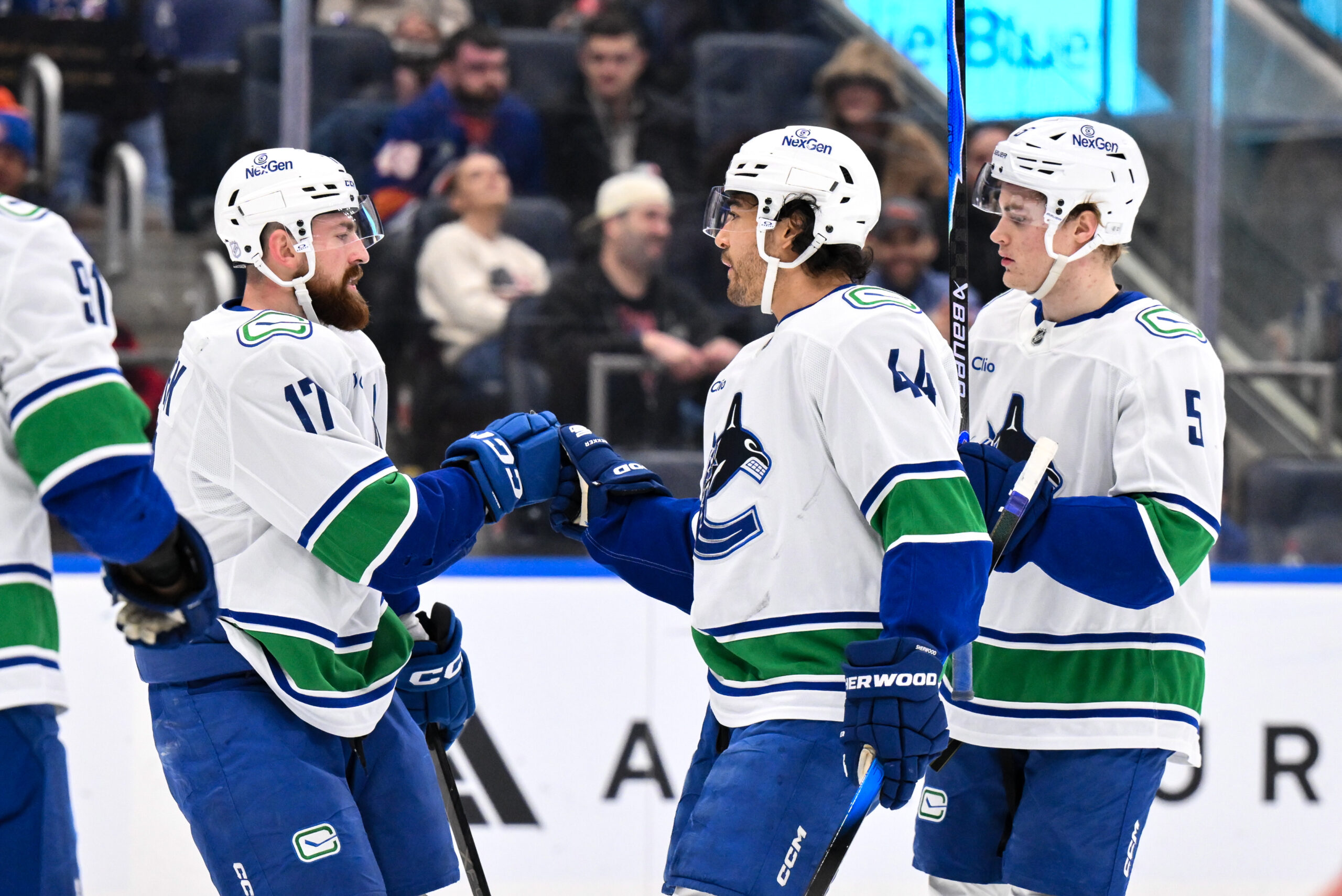Kiefer Sherwood’s Hat Trick Powers Canucks Past Islanders – The Hockey Writers – Vancouver Canucks
